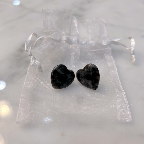 NEW Gray Larvikite Heart Earrings - Picture 1 of 3